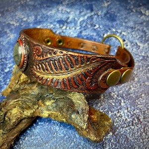 Hand tooled leather dog collar with labradorite and red fern Stylish artisan pet accessories by Gemsplusleather image 3