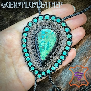 Gepunzte Leder Krawatte Concho mit Chrysokoll - Taschenzubehör / Krawatten - Chrysokoll von GemsPlusLeather