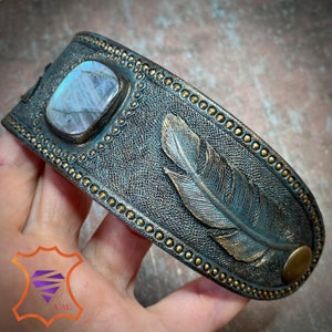 Tooled leather antique looking bronze cuff bracelet with blue labradorite and 3D feathers Vintage looking cuff image 6