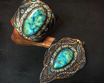 Tooled Leather Jewelry Set: Artisan Boho Cuff & Pendant with Malachite Chrysocolla