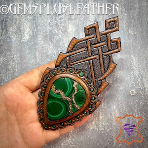 Hand punzierte Ledertasche mit Malachit Cabochon - Natürliches Edelstein Zubehör - Aufnäher Taschenzubehör - Taschenmacherzubehör
