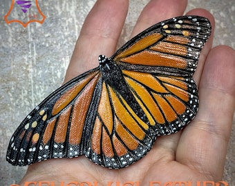 Met de hand bewerkte lederen levensechte monarchvlinder haarspeld met iriserende glans - Aangepaste bestelling - Origineel cadeau voor haar - Ambachtelijke sieraden