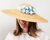 Gighay - Pamela de paja para invitada de boda con detalle de flores azules, sombrero de paja, invitada de boda, sombrero para playa, ciudad