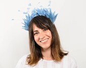 Hellisay - Diadema de plumas azules para invitada de boda, diadema para novia, diadema de ballet, tocado azul de plumas, accesorio de plumas