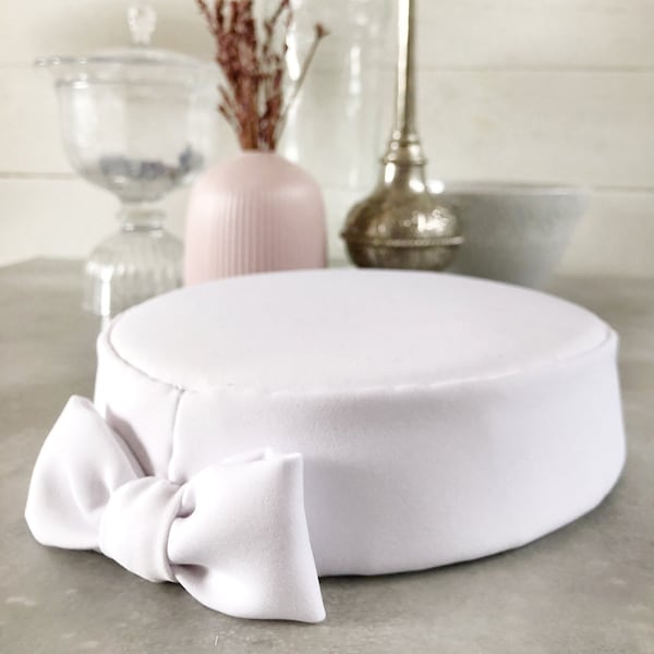 Weißer Pillbox Hut, Brauthut für die klassische Hochzeit, weißer Pillbox Hut für die klassische Hochzeit, weißer Pillbox Hut für Audrey Hepburn Stil