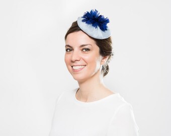 Blue pillbox hat, blue cocktail hat, light blue fascinator for wedding guest, ascot blue headpiece, Kate Middleton style fascinator