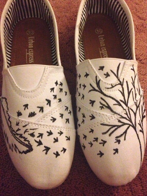 Items similar to Flying Birds shoe on Etsy