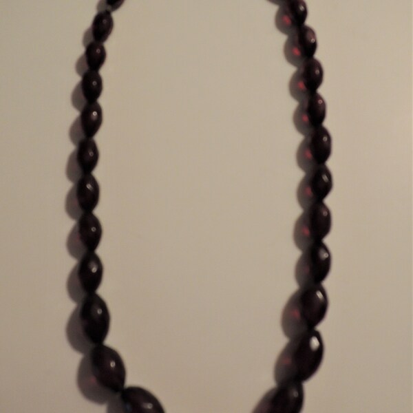 Dark Cherry Amber Bakelite Choker Necklace - 1950s - Original clasp and cord - Great condition