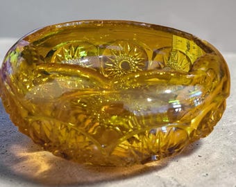 Anchor hocking Hobstar medallion pattern, serving vintage bowl with reactive glow.