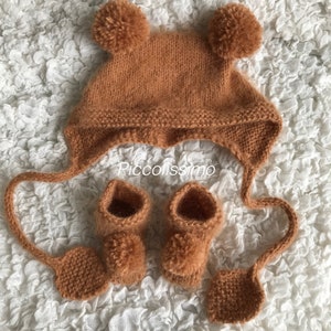 20-21” soft bonnet set with pompoms