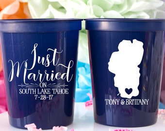Just Married Wedding Reception Favors for Guests Personalized Cups Stadium Cups Destination Wedding Stadium Cups Plastic Cups Party Cups