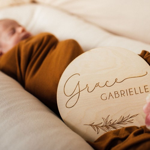 Newborn Announcement Name Card, Custom Baby Name Plaque, Wooden Baby Name Tag, Newborn Photo Props, Baby Milestone Card, New Mom Gift