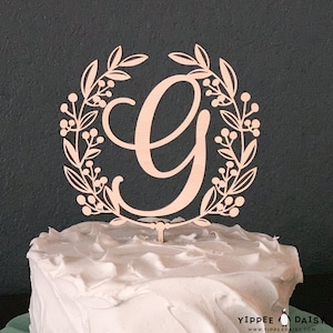 Personalized Cake Topper, Custom Wreath Cake Topper, Laser Cut Wood Topper, Cursive Monogram Cake Topper, Rustic Wedding Cake Topper