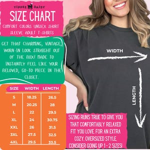 Pu&ograve; includere: Tabella delle taglie per t-shirt unisex a maniche corte Comfort Colors. La tabella include le misure di larghezza e lunghezza in cm per le taglie dalla S alla 4XL. La tabella include anche il testo: "Ottieni quel look affascinante, vintage, vissuto."