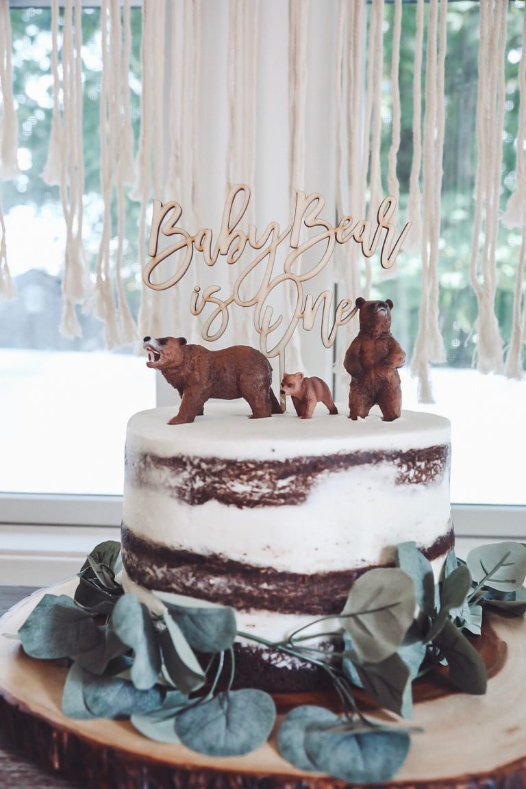 Topper de pastel de oso bebé, oso bebé es uno, topper de pastel de madera,  topper de pastel de cumpleaños, topper de pastel de 1er cumpleaños, topper, image size:768x1152