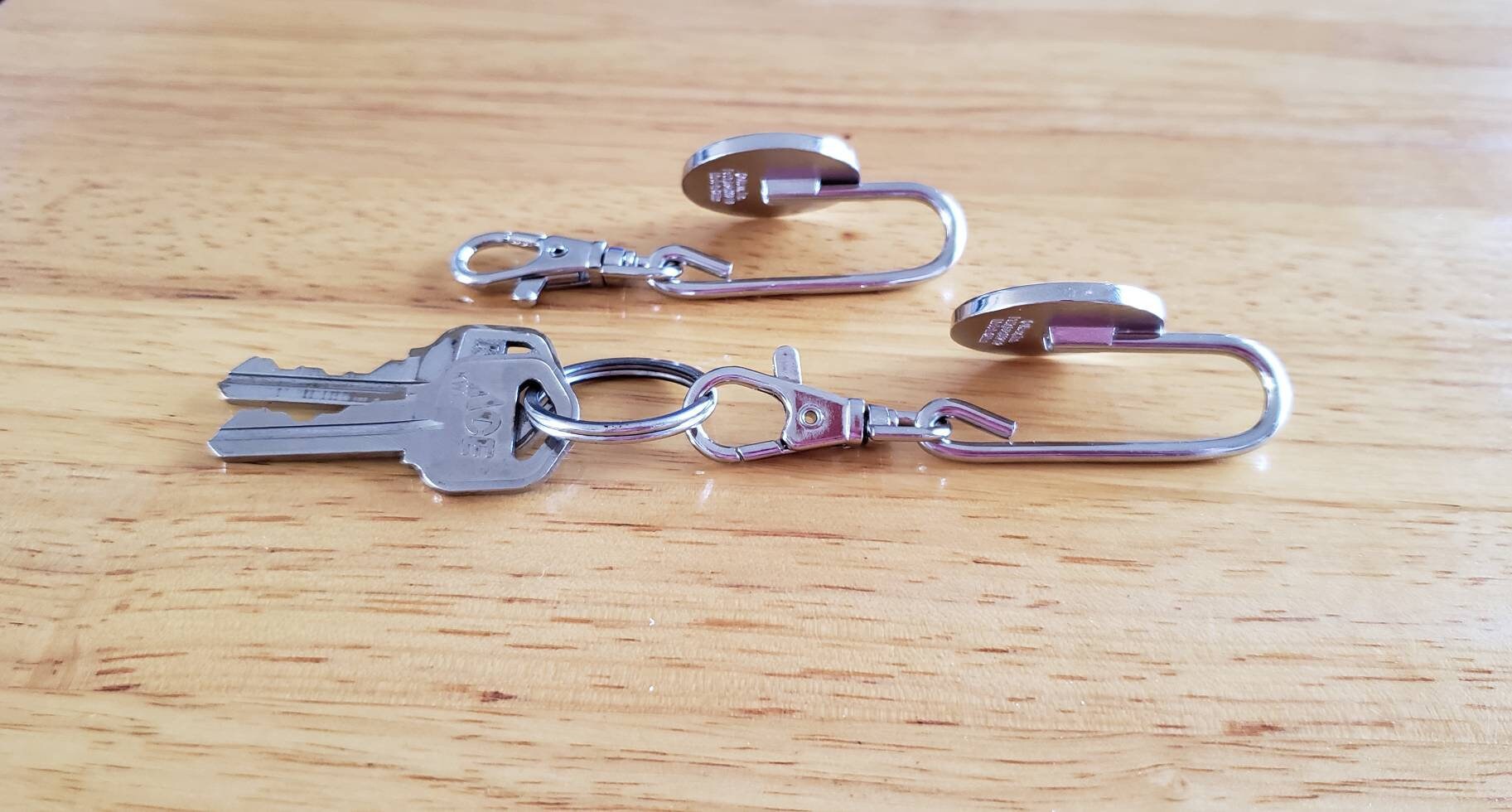 Wonder Woman Key Finder Key Chain Find Keys Quickly Key Hook Hooks on Purse  or Pocket Hanger Holder Gift Women Ladies Handbag Charm Keychain 