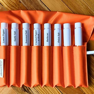 Kit de cocina ultraligero personalizado para exteriores / Organizador portátil de especias para acampar para senderismo, mochilerismo, autocaravanas y viajes / Regalo de equipo de camping imagen 4