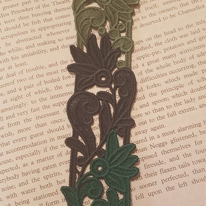 Floral Lace Bookmark, Floral Bookmark, FSL Bookmarks, Free Standing Lace, Machine Embroidery