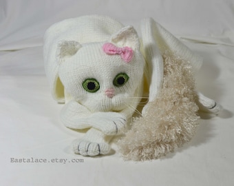 手編みのふわふわ白猫マフラー：動物好きへのギフト - Etsy 日本