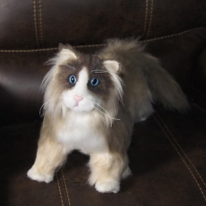 Handmade Ragdoll Cat Figurine: Realistic Collectible Plush (18-inch)