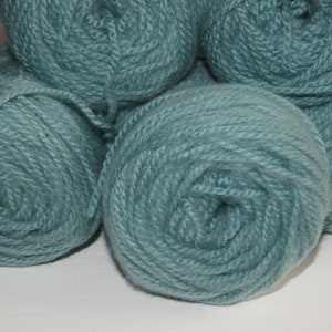 Acrylic Brushed Yarn Worsted Chunky Yarn Vintage Yarn Made in Canada Waterfall color image 4