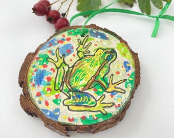 Hand-Painted Frog Decoration, Whimsical Pond-Inspired Wooden Art