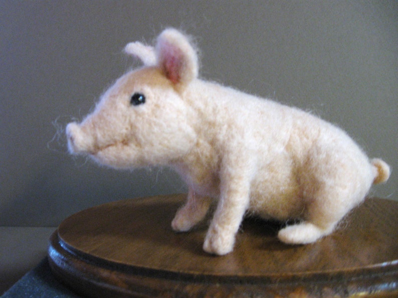 Pig Needle Felting Kit image 4