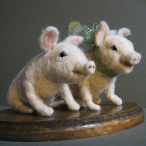 Pig Needle Felting Kit image 2