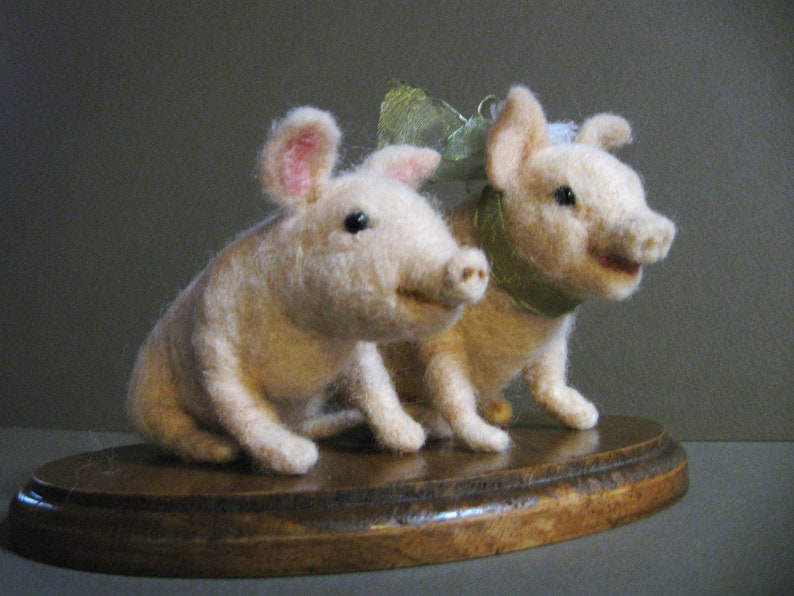 Pig Needle Felting Kit image 2