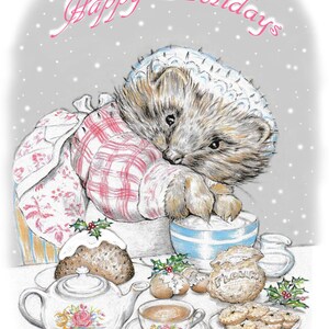 Peut inclure: Un mignon hérisson portant une robe à carreaux rose et blanc et un chapeau bleu est assis à une table avec une théière, des tasses à thé et des friandises de Noël. Le texte "Happy Holidays" est écrit en rose en haut de l'image.