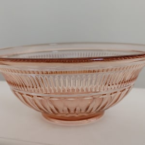 Small Vintage Pink Glass Bowl - 6 1/2&quot; Round - Excellent Condition