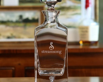 Deluxe Square 28 oz Decanter with Bubble in Bottom - Personalized Gift Engraved