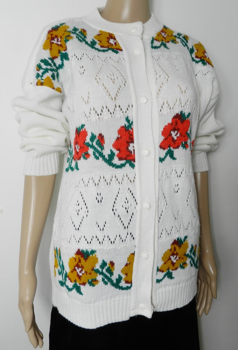 70s 80s white acrylic pointelle bold red  gold metallic image 7