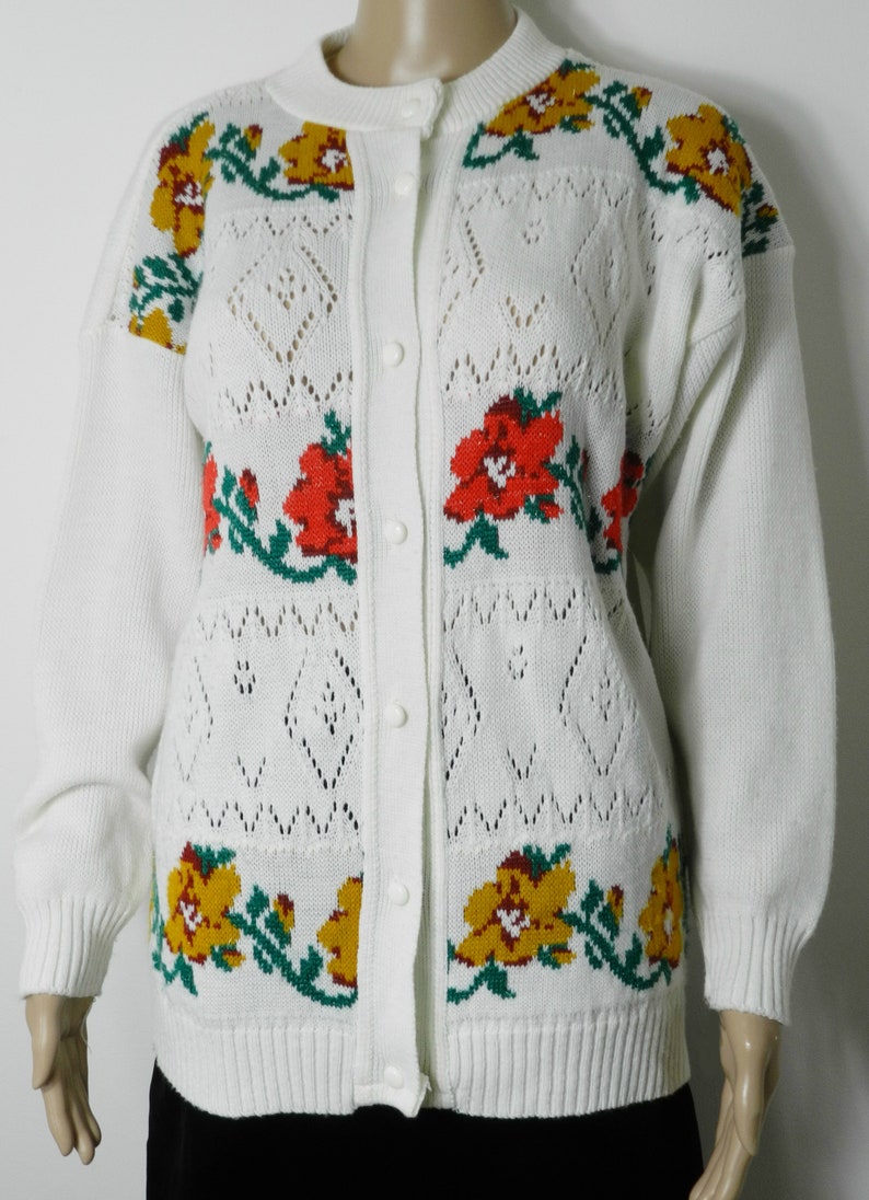 70s 80s white acrylic pointelle bold red  gold metallic image 4