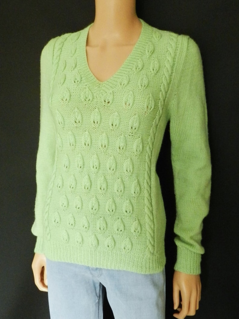 12-14 M SALE 70\u2019s ACRYLIC hand knitted lime green v neck sweater pull over leaf design u.k