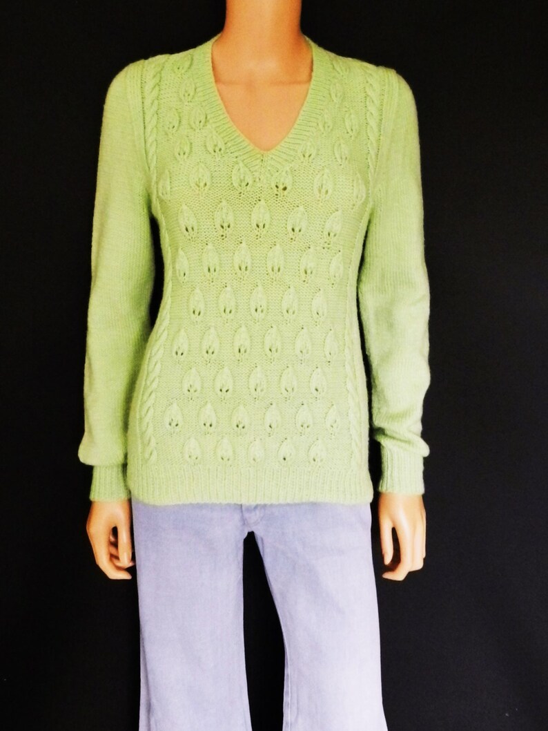 12-14 M SALE 70\u2019s ACRYLIC hand knitted lime green v neck sweater pull over leaf design u.k