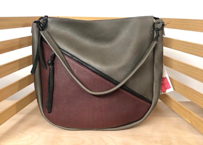 Aurora Leather Hobo Bag: Color Blocked Shoulder Carryall Grey / Burgundy