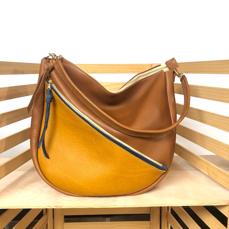 Aurora Leather Hobo Bag: Color Blocked Shoulder Carryall Camel / Ginger