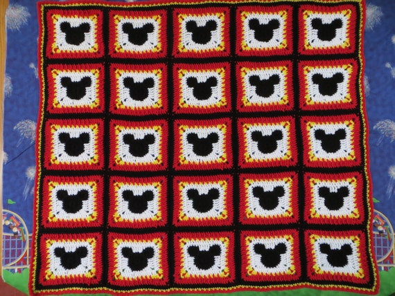 Pattern Miss Mouse Blanket. Great for a Shower or Baby Gift. 
