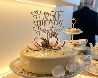 Custom Name Gold Cake Topper for Mother's Day, Elegant Cake Decor for Mom Grandma Aunt Family Celebration, Gold Cake Pick for Honoring