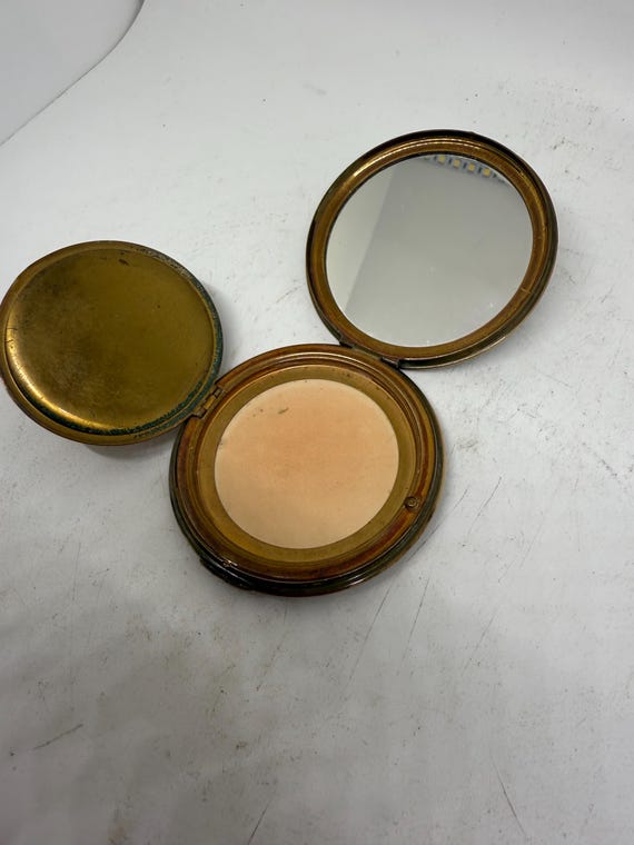 Stratton Compact - image 4