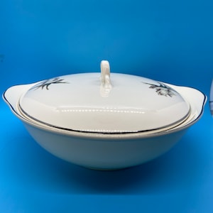 White Rose Covered Casserole Dish