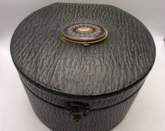 Antique Men’s Leather Collar Box and Tuxedo Buttons