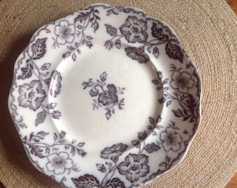 Early Davenport Mulberry Flow Black Dinner Plate