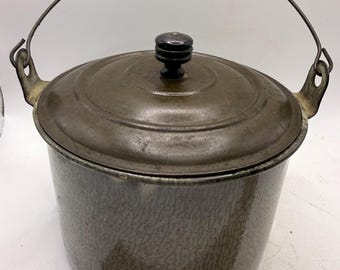 Enamelware Graniteware Gray Berry Bucket with Tin Lid