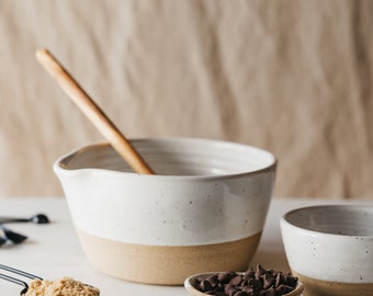 Speckled White Ceramic Mixing Bowl - Batter Bowl - Bowl with Spout - Wet Ingredients Bowl - Cookie Dough Bowl - Bakers Gift - Modern Bowls