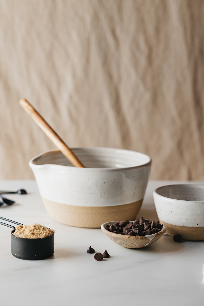 Speckled White Ceramic Mixing Bowl Batter Bowl Bowl with Spout Wet Ingredients Bowl Cookie Dough Bowl Bakers Gift Modern Bowls afbeelding 1