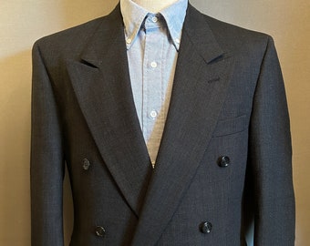 1980s Black + Silver Pinstriped Men&#39;s Italian Wool Double Breasted Blazer - SIZE 40S