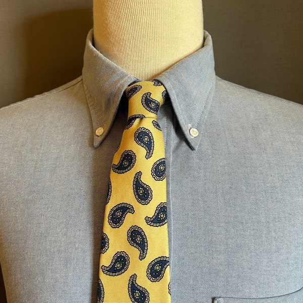 c1980s Pale Yellow + Blue Paisley Men's Silk Tie