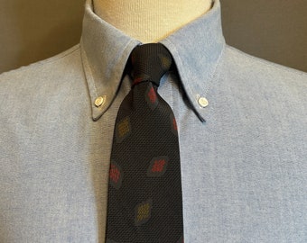 Corbata de seda italiana para hombre Saks Fifth Avenue de los años 90 con patrón de diamantes abstractos